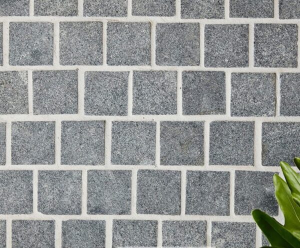 Plain Smooth Finish Machine Cut Granite Black Cobble Stone
