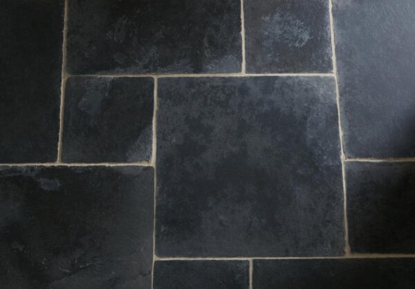 Brushed Finished Multi Size Handcut Lime Black Stone Paving